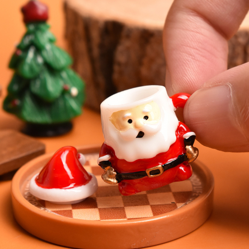 Crafting Resin - Mini Noel Baba Çay Fincanı Süsü